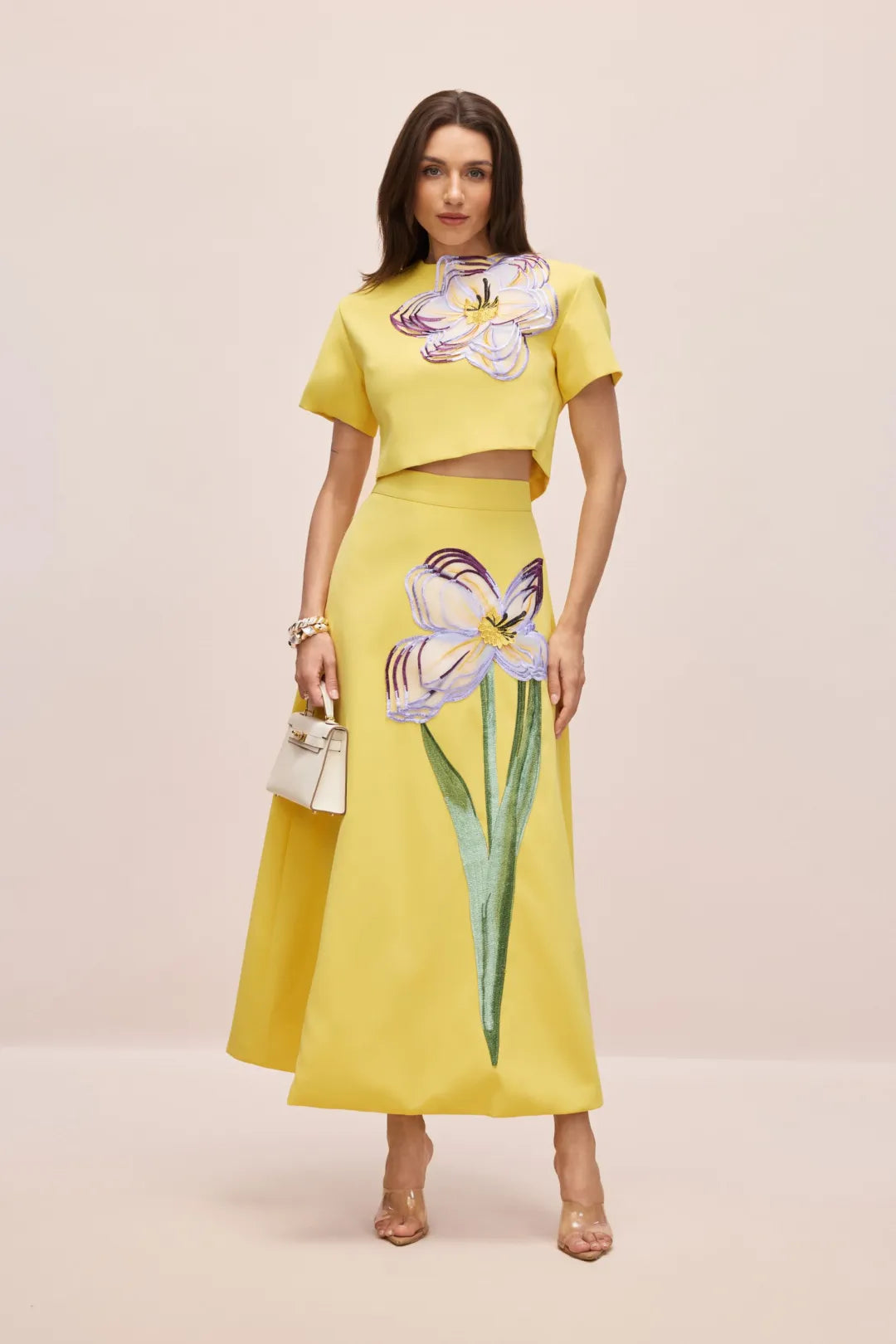Angelica | Conjunto con Apliques Florales y Falda