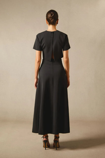 Angelica | Conjunto con Apliques Florales y Falda