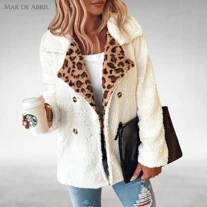 LORENA | Chaqueta de efecto borreguito con solapas de leopardo