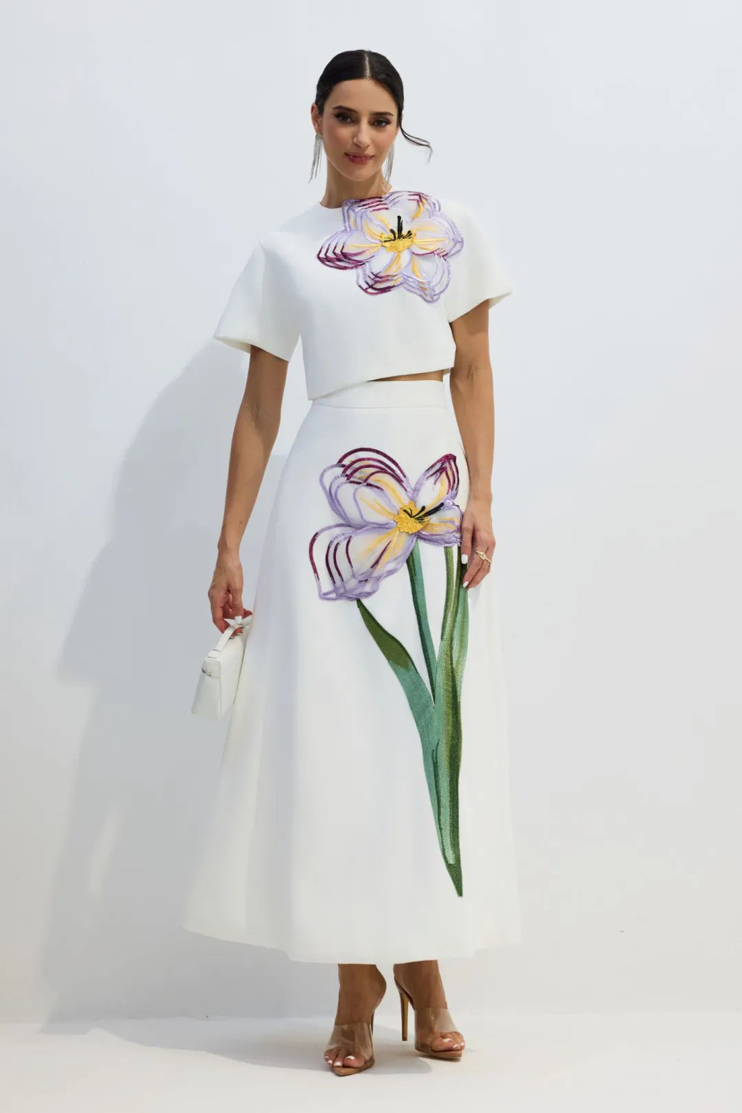 Angelica | Conjunto con Apliques Florales y Falda