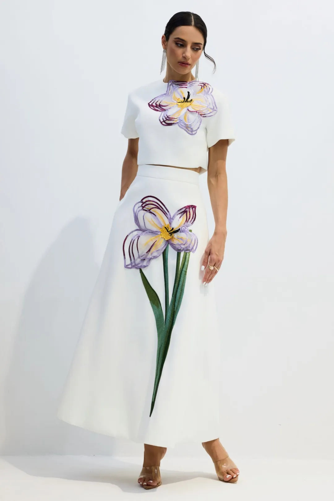 Angelica | Conjunto con Apliques Florales y Falda