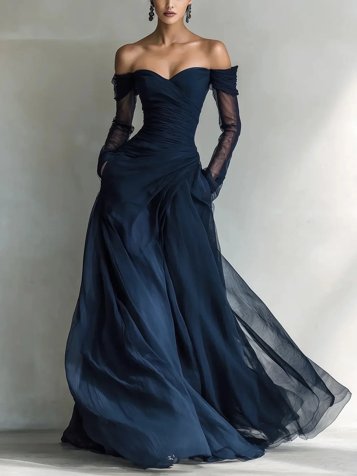 Eleonora | Vestido largo con hombros descubiertos y detalles de malla