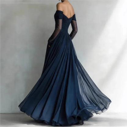 Eleonora | Vestido largo con hombros descubiertos y detalles de malla
